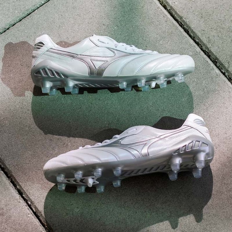 Giày bóng đá Mizuno Morelia DNA “White/ Galaxy Silver”